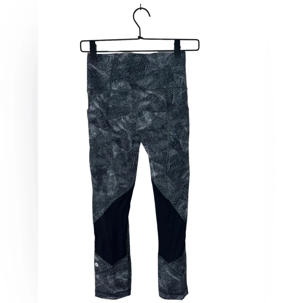 Lululemon Pace Rival High-Rise Crop 22